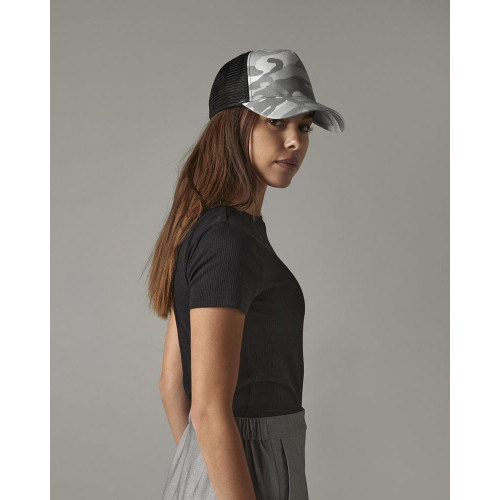 BB694 Beechfield Camo Snapback Trucker Cap
