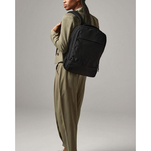 QD990 Q-TECH CHARGE CONVERTIBLE BACKPACK