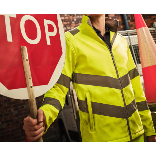 TRA712 Regatta Pro Hi-Vis Ablaze SoftShell